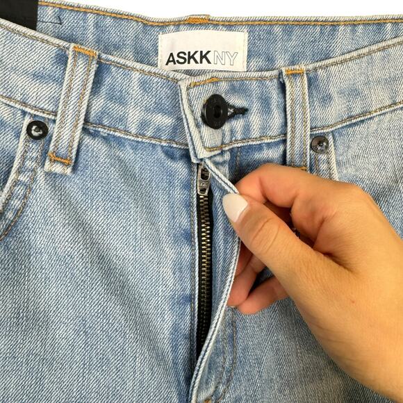 ASKK NY NWT Carrot Distressed Knees Light Wash 100% Cotton Straight Leg Jeans - Picture 7 of 10